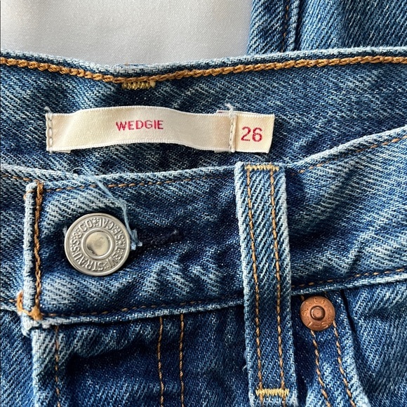Levi’s Wedgie Straight Leg Jeans - Picture 5 of 6